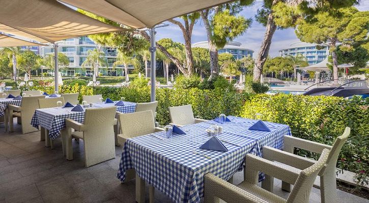 CALiSTA LUXURY RESORT