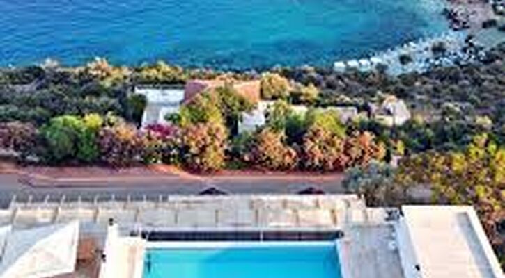 Blue Island Luxury Hotel