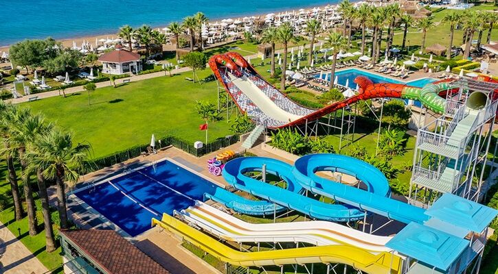 CRYSTAL TAT BEACH GOLF RESORT & SPA